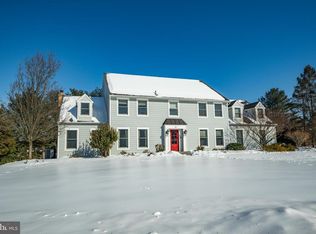 20 Standing Tree Cir, Holland, PA 18966