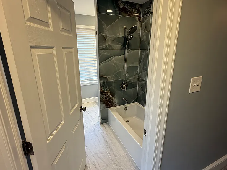 726 E Hector St — Photo 13