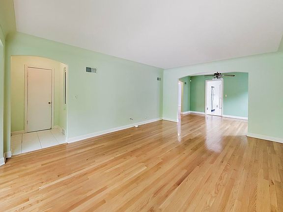 4th image of 6215 N Lowell Ave