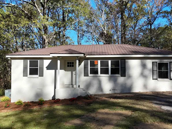 3212 Gallatin Cir, Guntersville, AL 35976