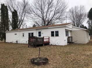 W5095 Resort Rd, Shawano, WI 54166