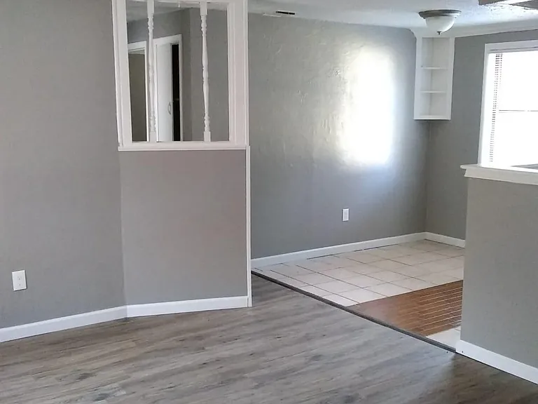 1841 Cherry Ln — Photo 3