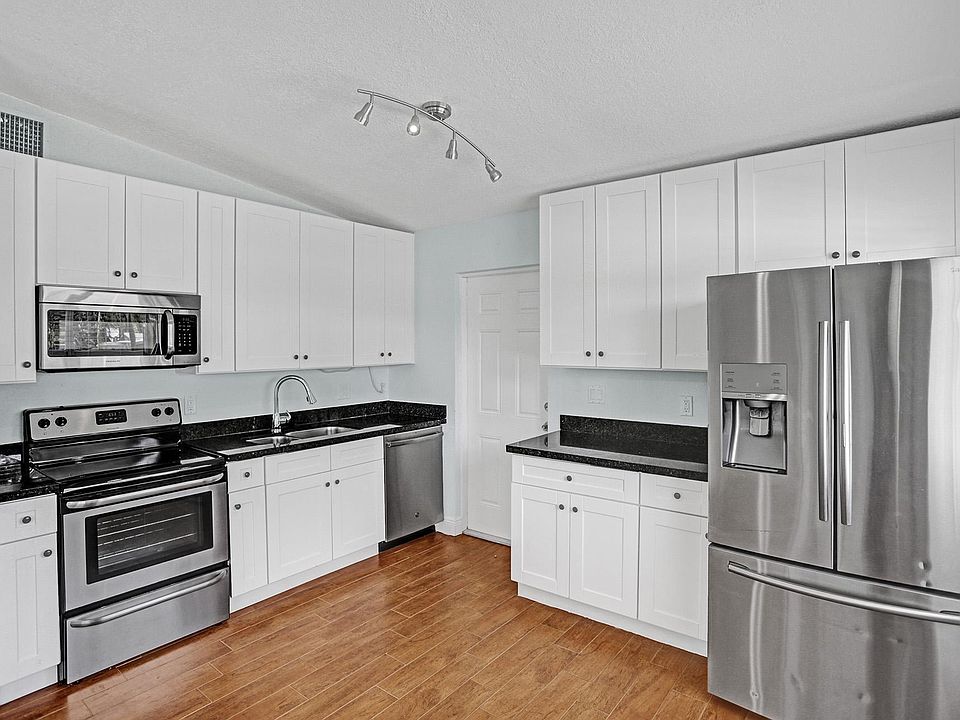 1st image of 319 Glen Arbor Terrace