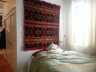 Rented by aptsandlofts.com