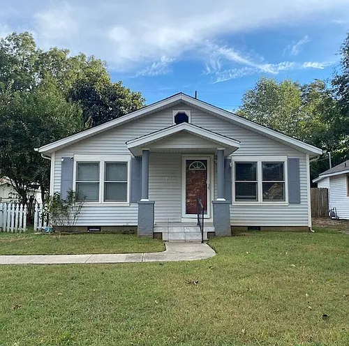 1112 Wellman Ave NE Photo 1