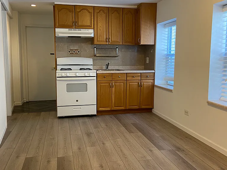 5954 W Leland Ave #BASEMENT — Photo 12