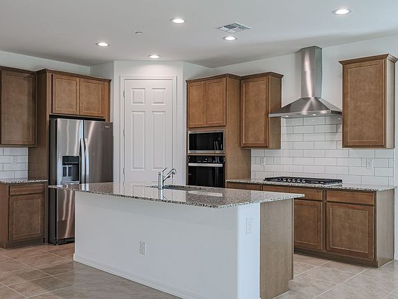 3rd image of 13577 W Phacelia Ln