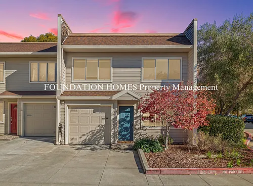 28 Mariner Green Dr Photo 1
