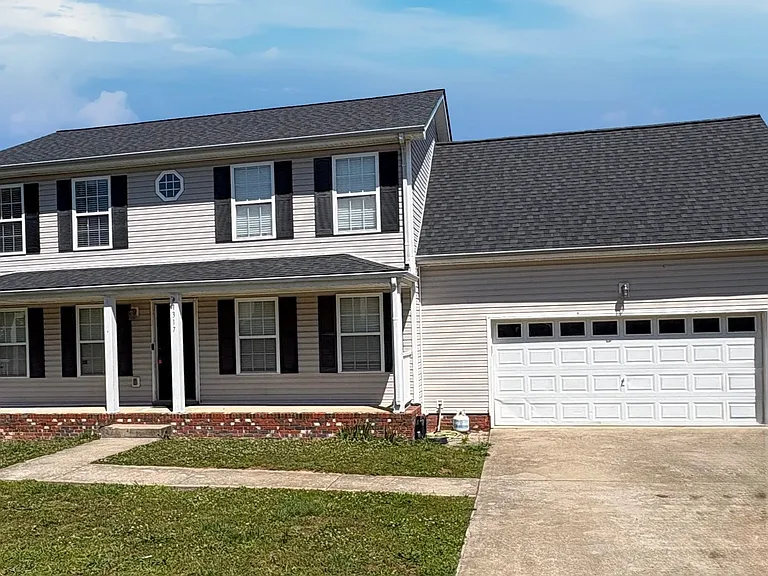 1317 Sunfield Dr — Photo 3