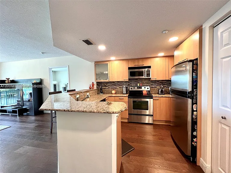 201 S Golden Isles Dr #306 — Photo 13
