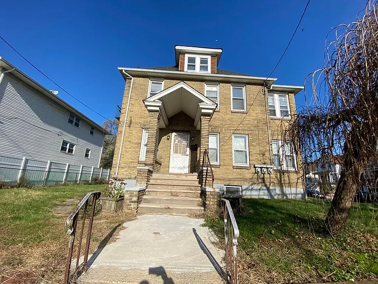 200 Maple Ave #2 — Photo 15