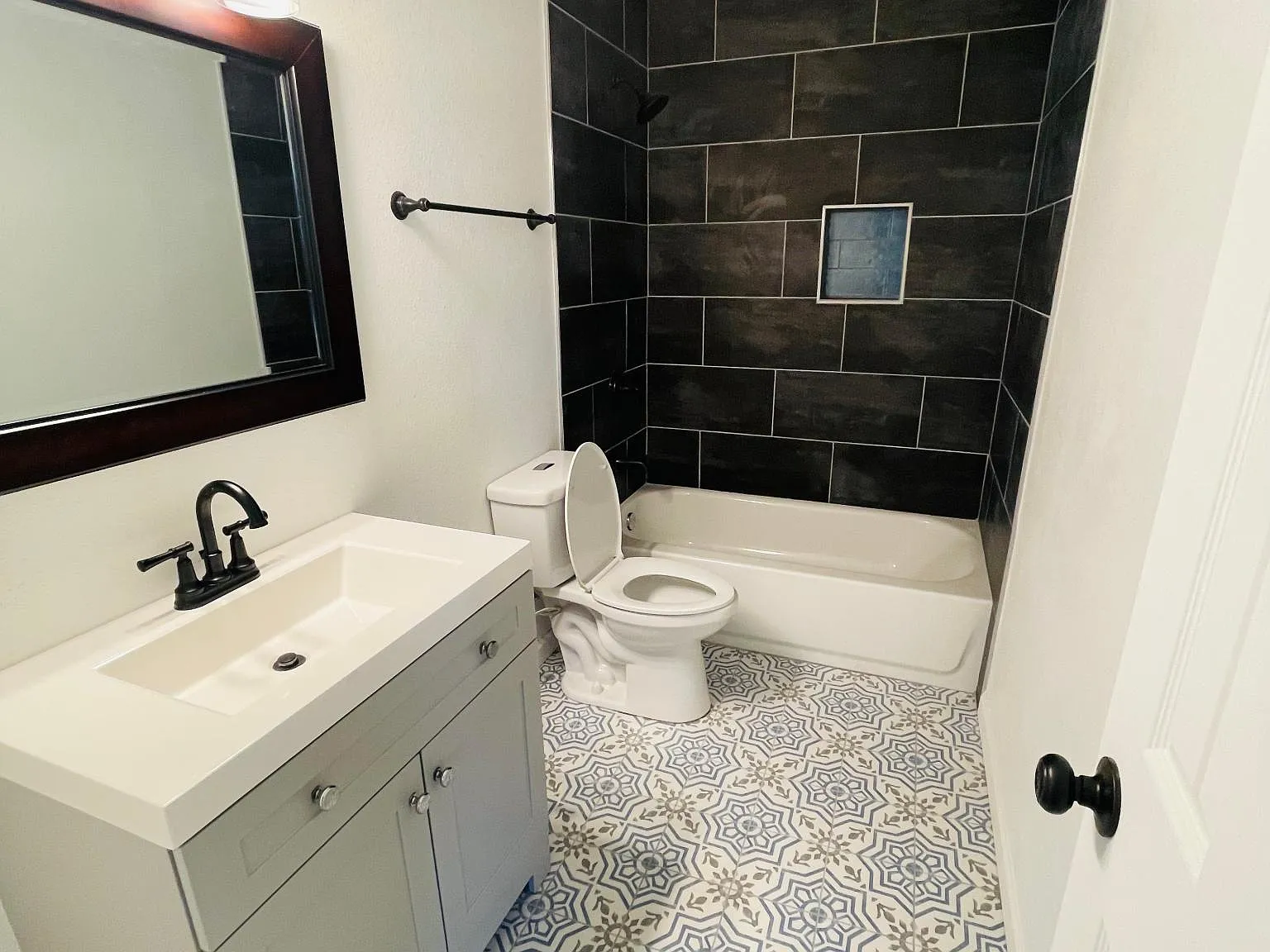 2335 W 3rd Ave — Photo 4