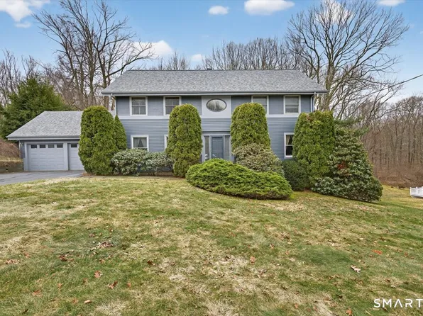 15 Farm Brook Court, Hamden, CT 06514