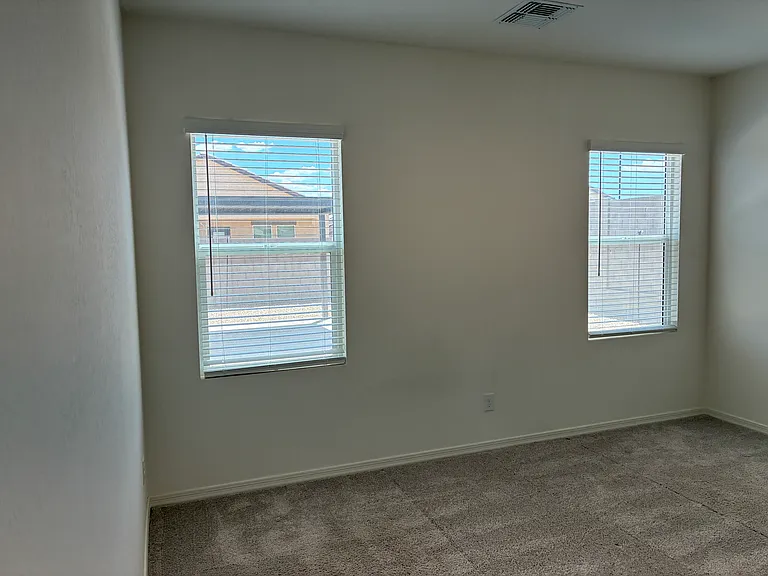 20109 W Palo Verde Dr — Photo 10