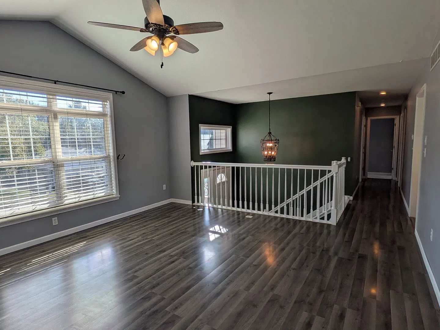 Stunning 3 Bed 3 Bath Home — Photo 4