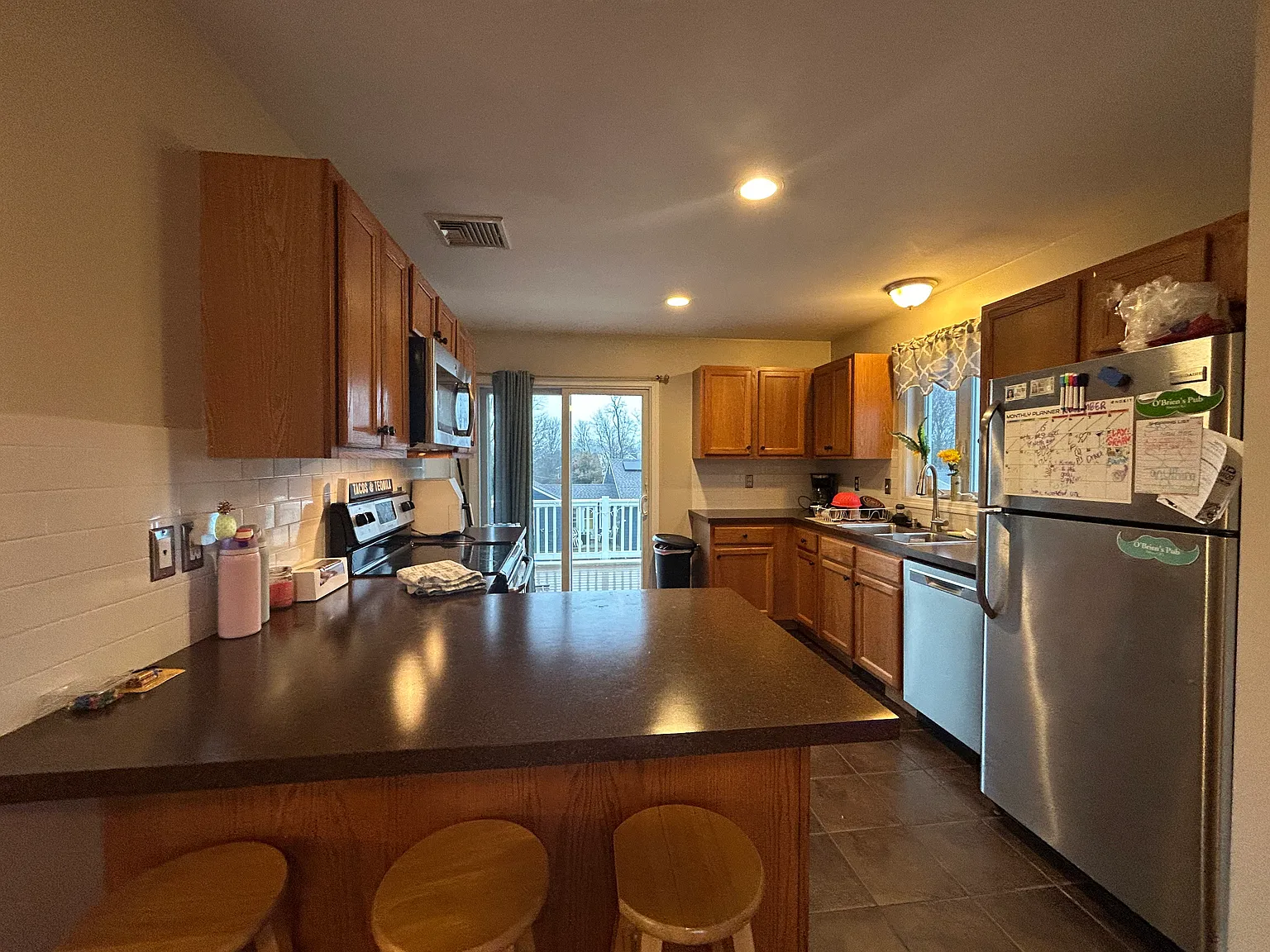 4 bed, 1800 sqft, $3,600 — Photo 3