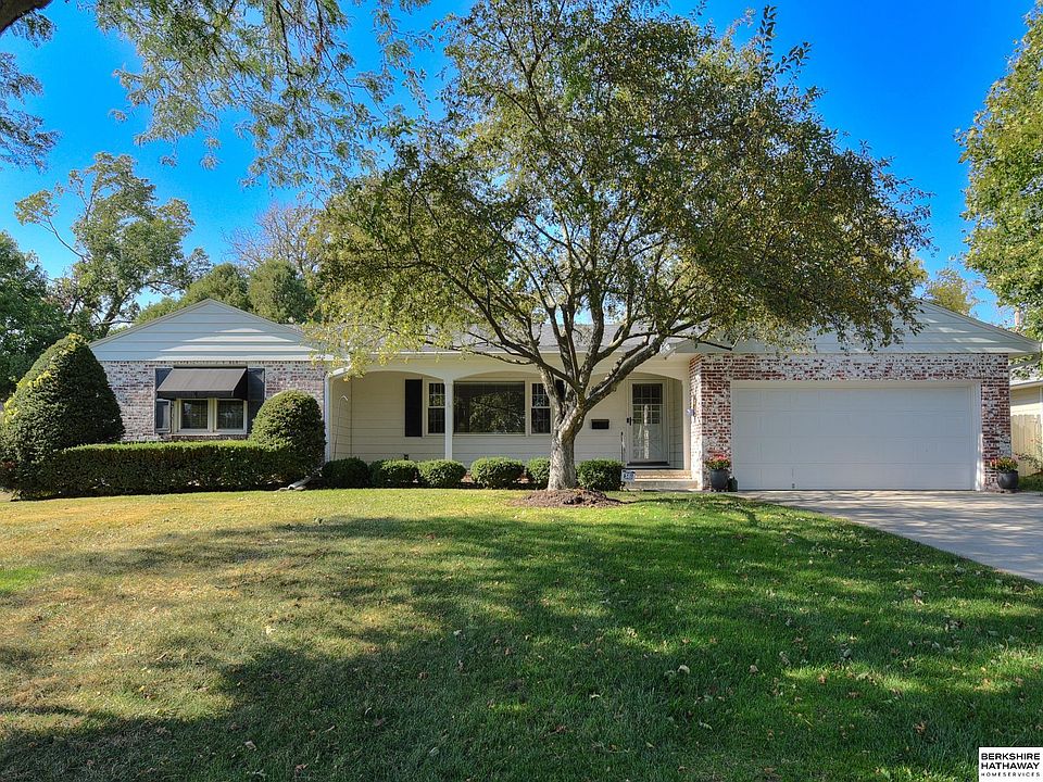 1st image of 1010 Hillcrest Dr