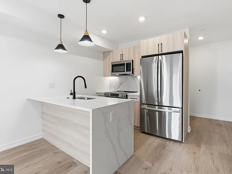 209 New St #5B — Photo 9