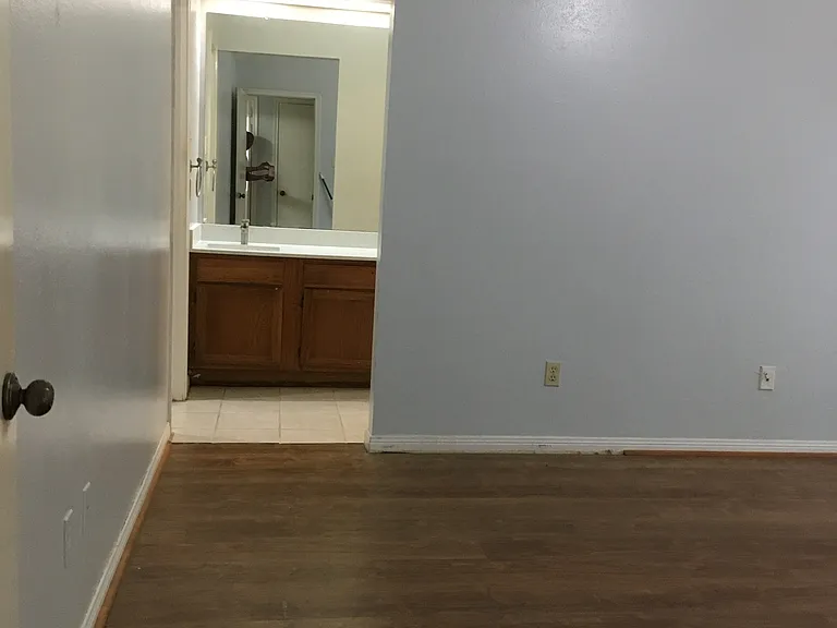 11886 Fairpoint Dr — Photo 8