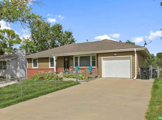5033 S 90th St, Omaha, NE 68127
