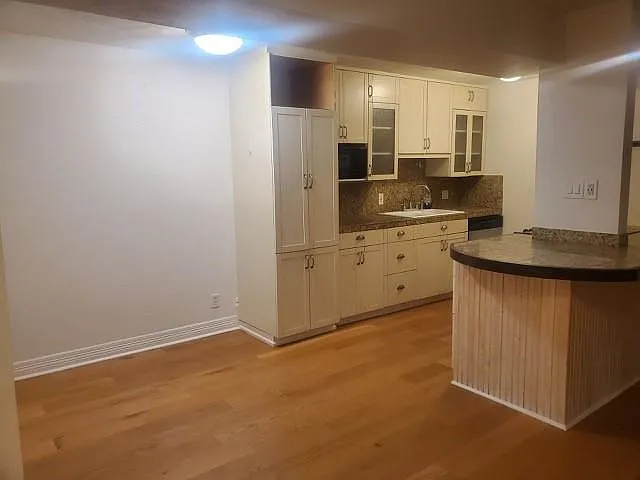 2 bed, 1.5 bath, 1121 sqft, $1,900 — Photo 2