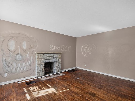 5th image of 711 S Highland Ave