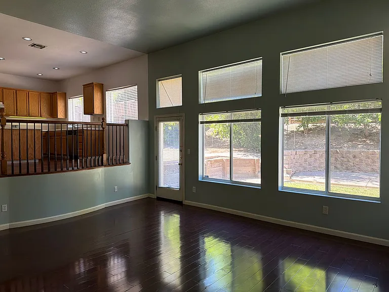 709 Black Oak Way — Photo 7