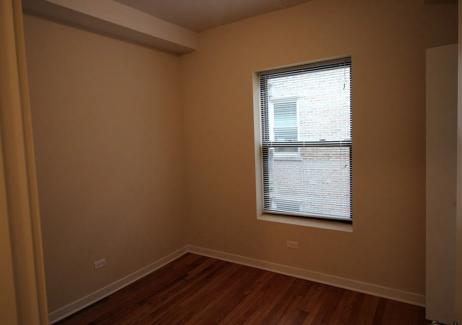 6971 N Greenview Ave — Photo 3