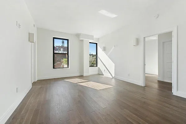 Rented by Compass | media 28