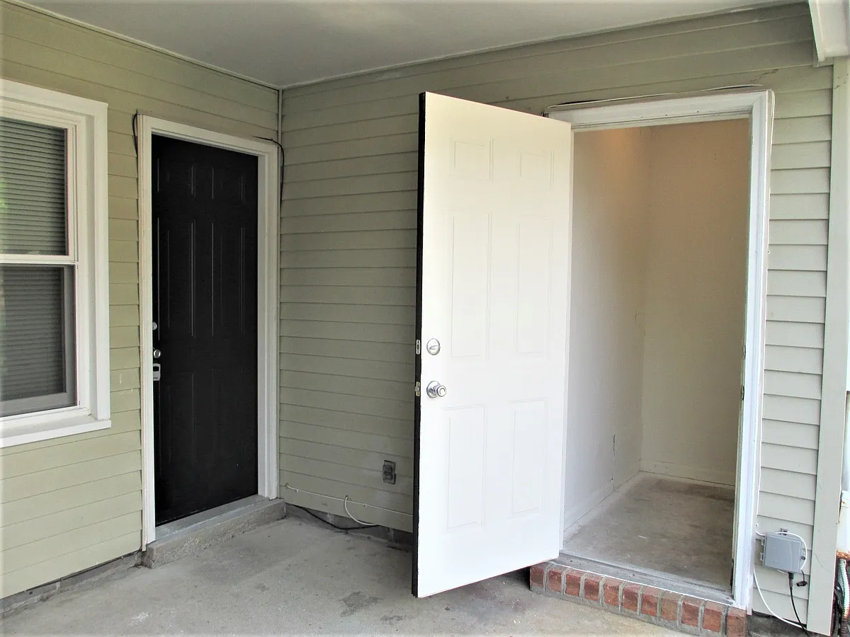 Storage closet - 3005 N Radcliffe Ln
