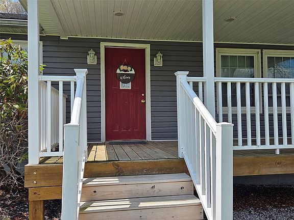 3rd image of 617 Spring St