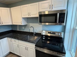 1475 Dwight St #3R, Holyoke, MA 01040