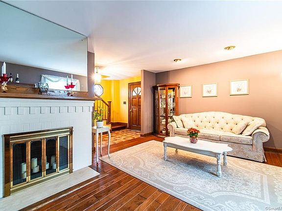 5th image of 58 Seaview Ave
