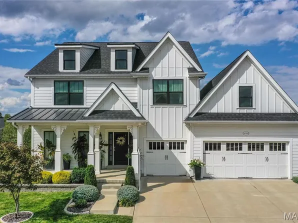 16900 Red Dragon Pl, Ballwin, MO 63011