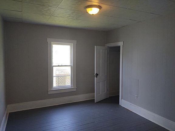 4th image of 1409 Morton Ave