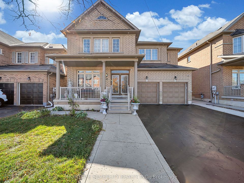 1st image of 70 Appleaire Cres