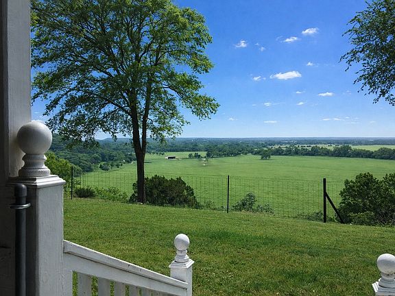 4th image of 557 Rivercrest Rd