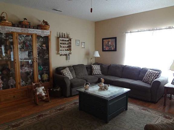 2nd image of 1461 Eucalyptus Cir