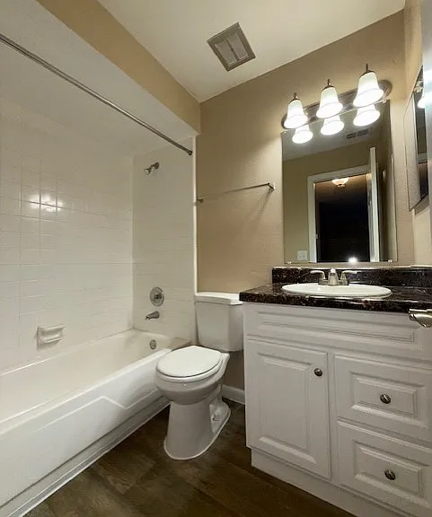 Sorrento Apartments — Photo 22