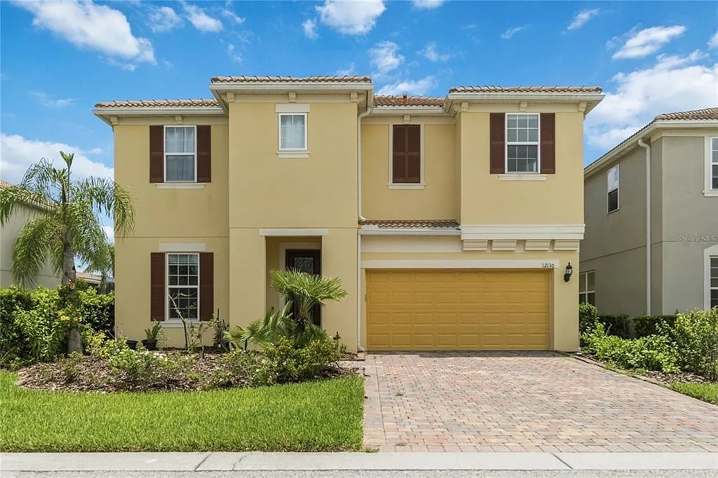 4 bed, 4.0 bath, 4072 sqft, $4,500 — Photo 1
