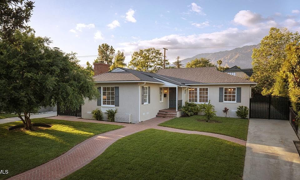 1st image of 2215 Las Lunas St