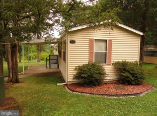 330 Cedar Dr, Green Lane, PA 18054