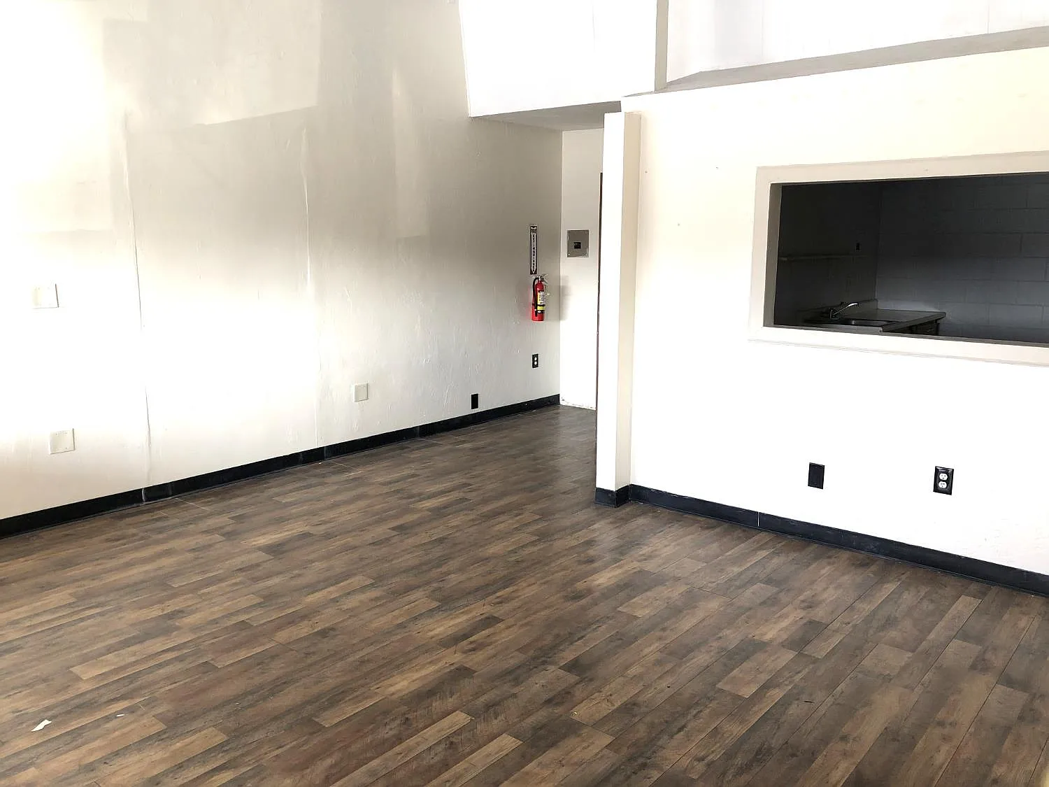 Studio, $625 — Photo 1