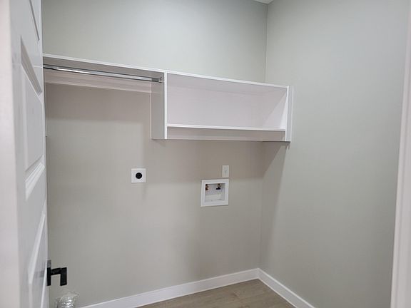 5th image of 5011 Nispero Ln