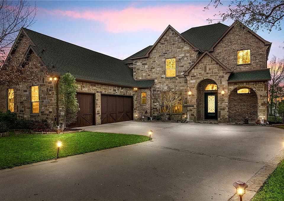 1st image of 117 Scenic Dr
