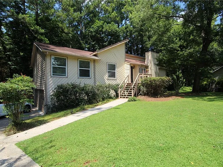 3310 Chastain Xing — Photo 1