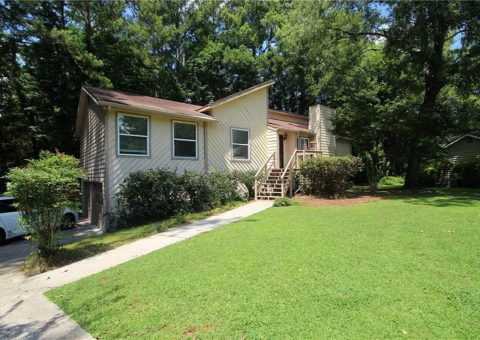 3310 Chastain Xing