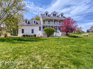 10N700 Oak Ridge Dr, Elgin, IL 60124