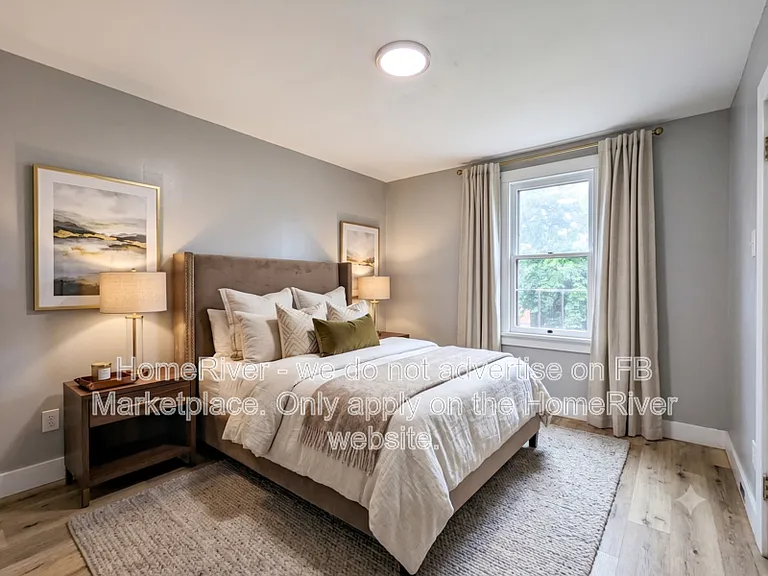 1323 Leaside Dr — Photo 3