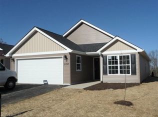 2115 Giles Dr SE, Christiansburg, VA 24073